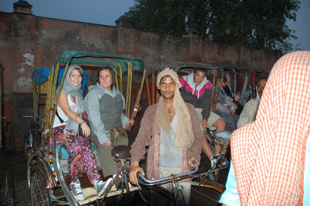 [India 2010 -Varanasi  , 20 de septiembre   05[3].jpg]