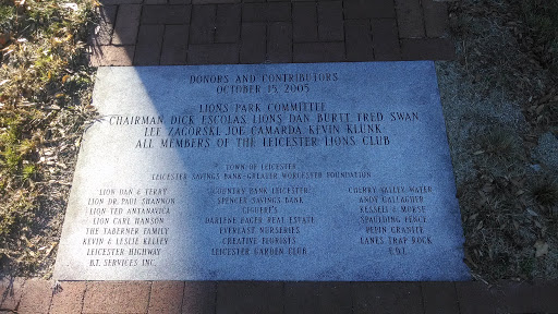 Lions Park Committee Dedication