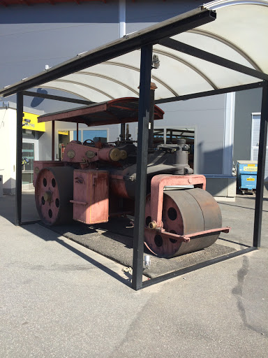 Old Steam Roller