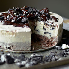 Frozen Chocolate Oreo Ice Cream Cake