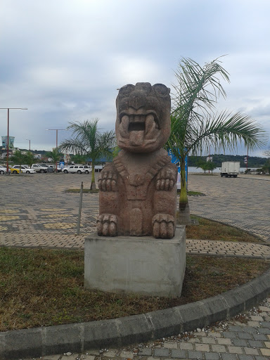Réplica Jaguar De Piedra Maya Mall Santa Elena Flores Petén