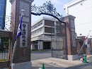 岡山理科大学正門