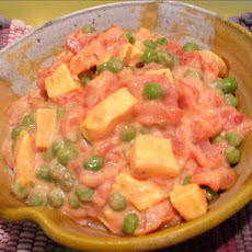 Tomato With Fresh Peas and Cheese Salad