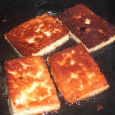 Fried Halloumi Cheese with Sweet Chili Sauce