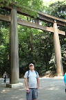 Eric at the entrance to the Meiji Shrine