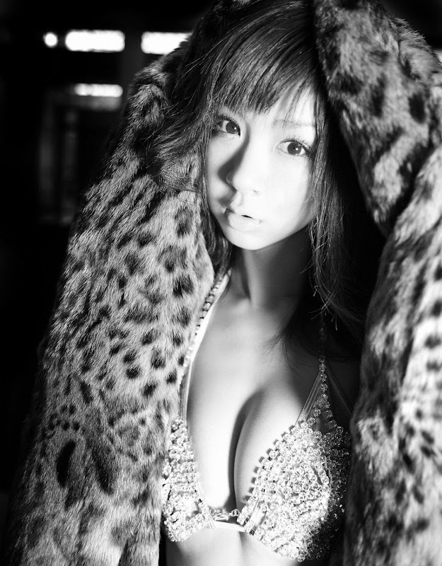 Hoshino Aki 041.jpg