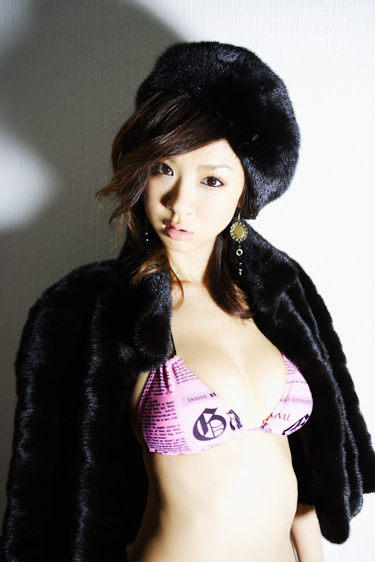 Hoshino Aki 045.jpg