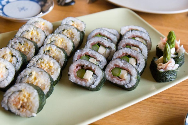 [sushi-4[3].jpg]