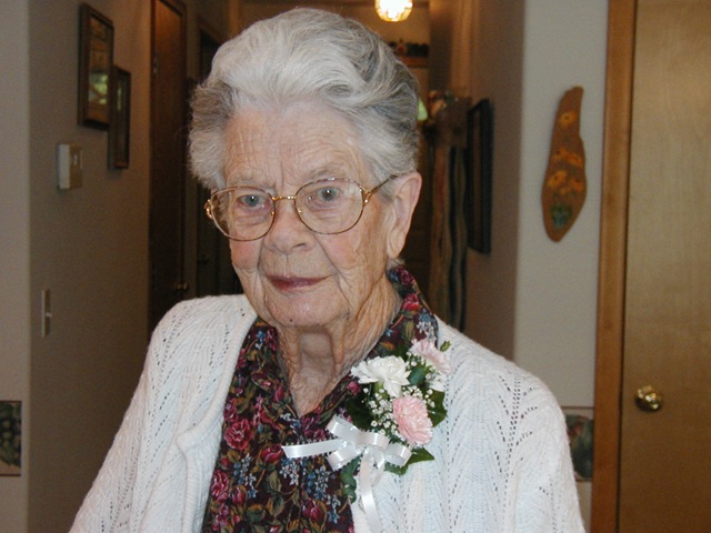 [Grandma turns 96[3].jpg]