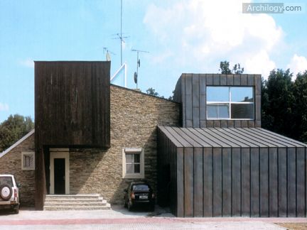 Country House In Moscow - Main view with entrance
