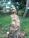 木彫りのフクロウ アリタキ植物園