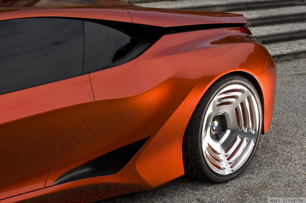 [auto-diary.ru_BMW_M1_12.jpg]