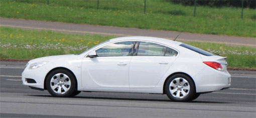 [Opel_Insignia_3.jpg]
