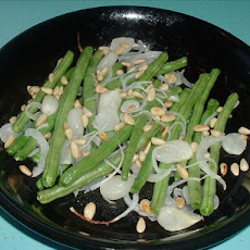 Roasted Green Beans With Garlic and Pine Nuts