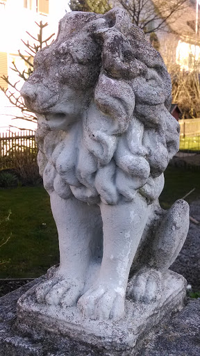 Löwen Statue Chriens