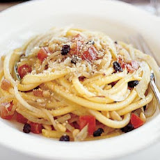 Pasta with Anchovies, Currants, Fennel, and Pine Nuts