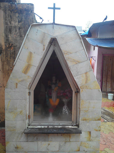 Mother Mary's Shrine, Behind Jogeshwari Petrol Pump 
