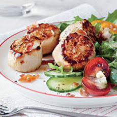 Seared Scallop Salad with Prosciutto Crisps