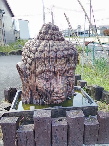 仏陀の頭のオブジェ