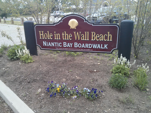 Hole-In-The-Wall Beach