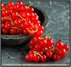 Red Currents in a Black Bowl