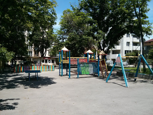 Детска Площадка