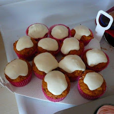 Moist Carrot Cupcakes With Decadent Cream Cheese Frosting (Vegan