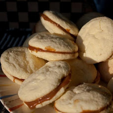 Alfajores (An Argentinean Dulce De Leche Sandwich Cookie)