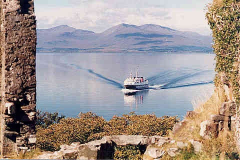 [Caledonia returning to Oban from Mull   From Dunollie castle Sept 1986[3].jpg]