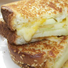 Griddled Cheddar-Apple Dippers
