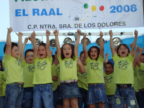 Los ni&ntilde;os y ni&ntilde;as de Infantil en una de sus actuaciones.