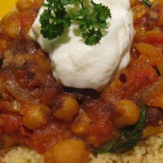 Moroccan Chickpeas With Carrot and Dates