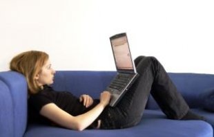 [laptop_blue_people_237694_l[4].jpg]