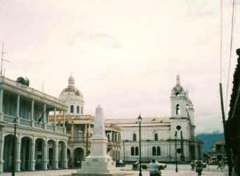 [home-square_Granada_Nicaragua[10].jpg]
