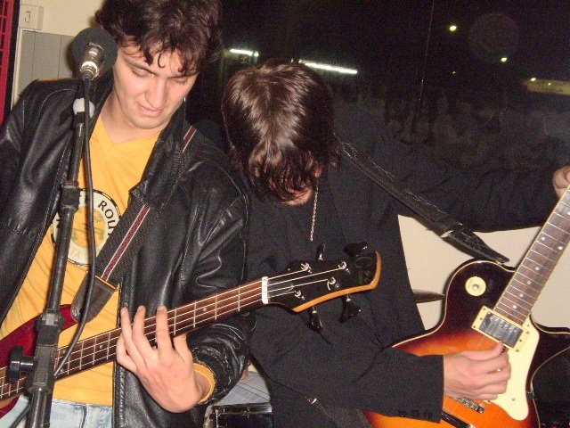 [ATgAAABeUwIEWXZN2GftNo7kCj_rLqvjZg2kzWujSt_7VL2fjEpcvFTuIKS1U-8OsvXoiDotgnoHcUPOBoQWLfdOisLLAJtU9VBHZsDN3XVpjPi5rl7LyyTIyt3Nvw[4].jpg]