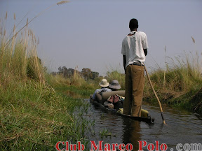 Navegando en Mokoro – Delta del Okavango