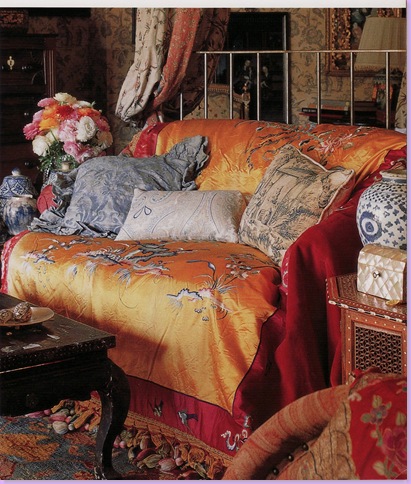 oriental wallpaper. Oriental coffee table.