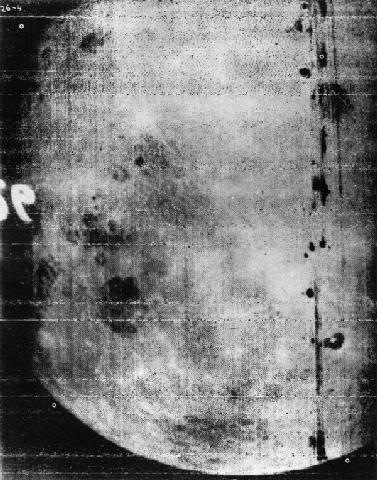 [la-cara-oculta-de-la-luna-600x-763[3].jpg]