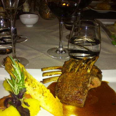 carré d'agneau au croustillant avec. écrasé de dattes et de pommes de terre

Présentation remarquable! Un délice!: tout ce qui a précédé
