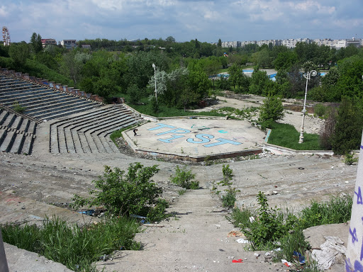 Alt Amfiteatru Abandonat