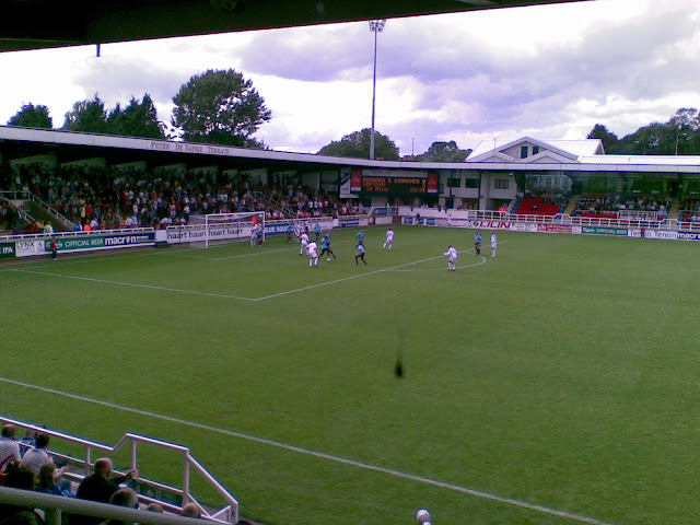 Rushden go close to breaking the deadlock, but Phillips goal is disallowed