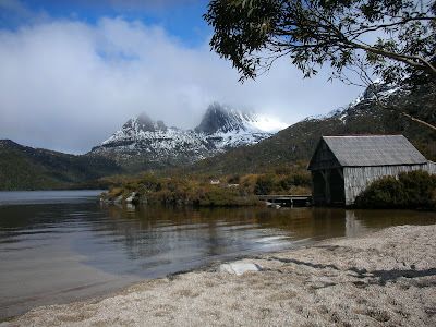 Sommet enneigees des Cradle Mountains de Tasmanie