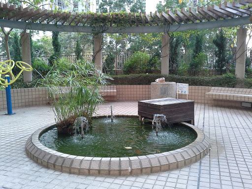 Tsz Oi Court Fountain