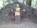 Estatua Del Mcal Lopez En El Comando De Artillería
