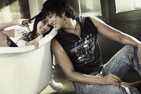 Lee Ji Ah (이지아)' Jeans Fashion Photos