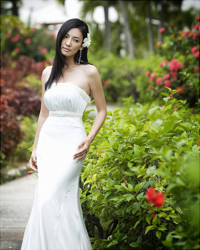 Kim So Yun (김소연) Wedding Dress Photos