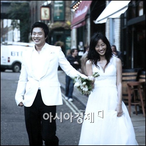 Son Tae-young and Kwon Sang-woo Sweet Wedding Dress