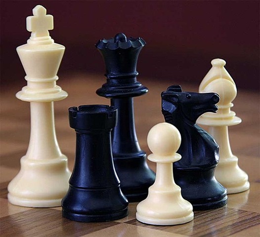 [657px-ChessSet Ajedrez[6].jpg]