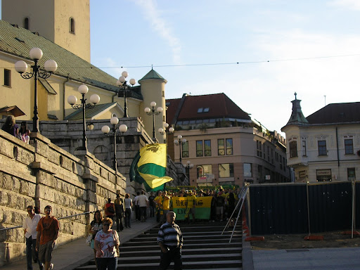Ultras Zilina a caminho do estádio