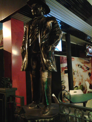 Nostra Statue